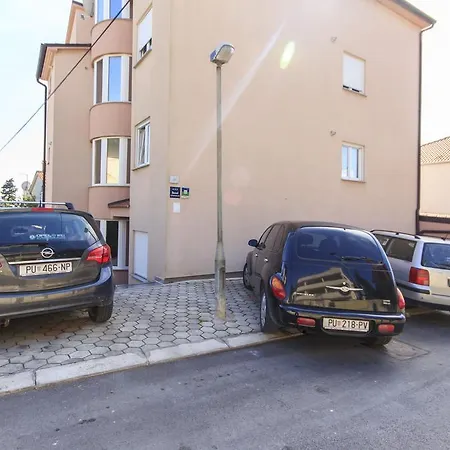 Lara Apartmán Pula