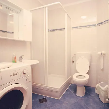 Lara Apartmán